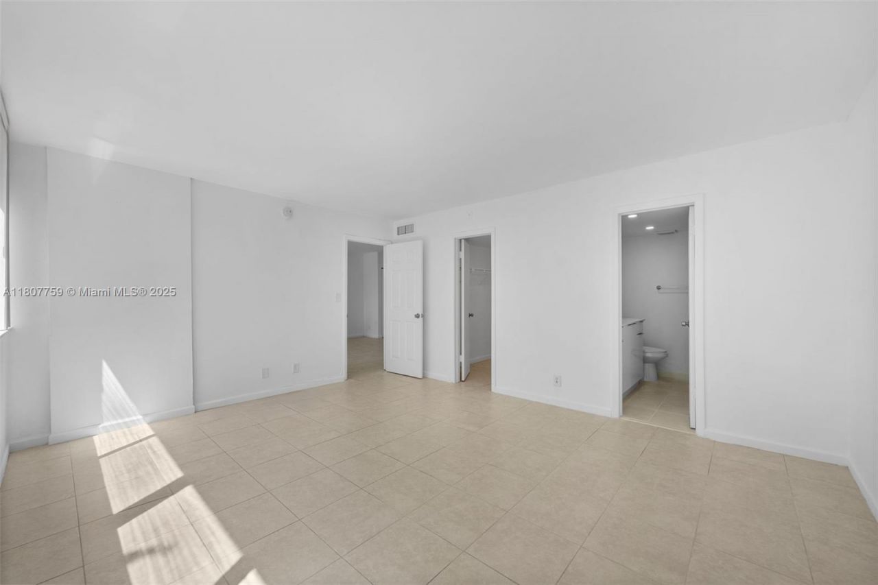 4222 Inverrary Blvd, Unit 4211, Lauderhill, FL 33319 Photo