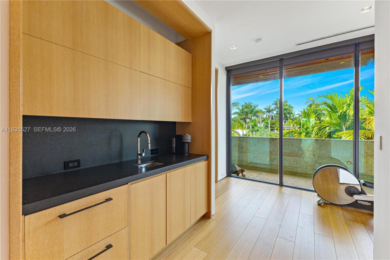 126 W San Marino Dr, Miami Beach, FL 33139 Photo