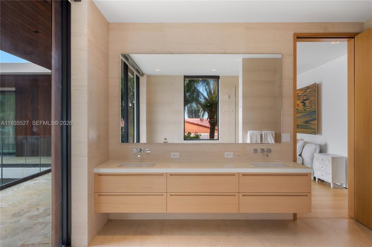 126 W San Marino Dr, Miami Beach, FL 33139 Photo