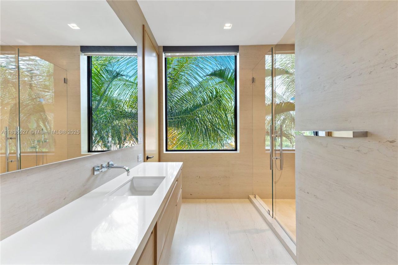 126 W San Marino Dr, Miami Beach, FL 33139 Photo