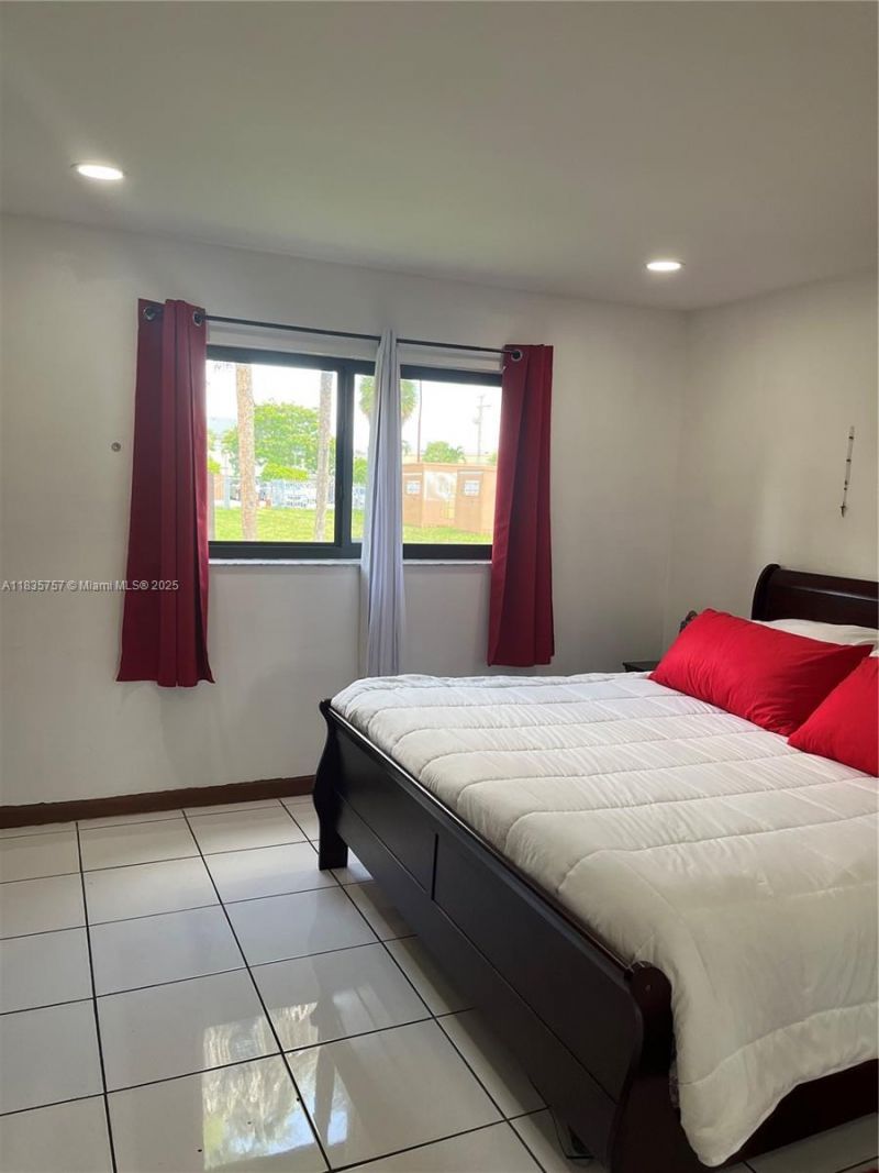 10851 SW 2nd St, Unit K111, Sweetwater, FL 33174 Photo