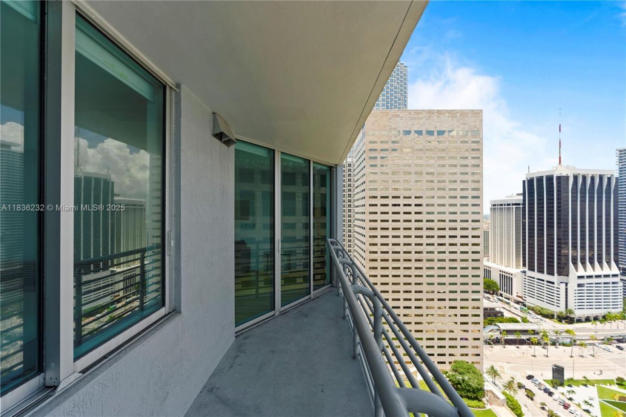 335 S Biscayne Blvd, Unit 3410, Miami, FL 33131 Photo