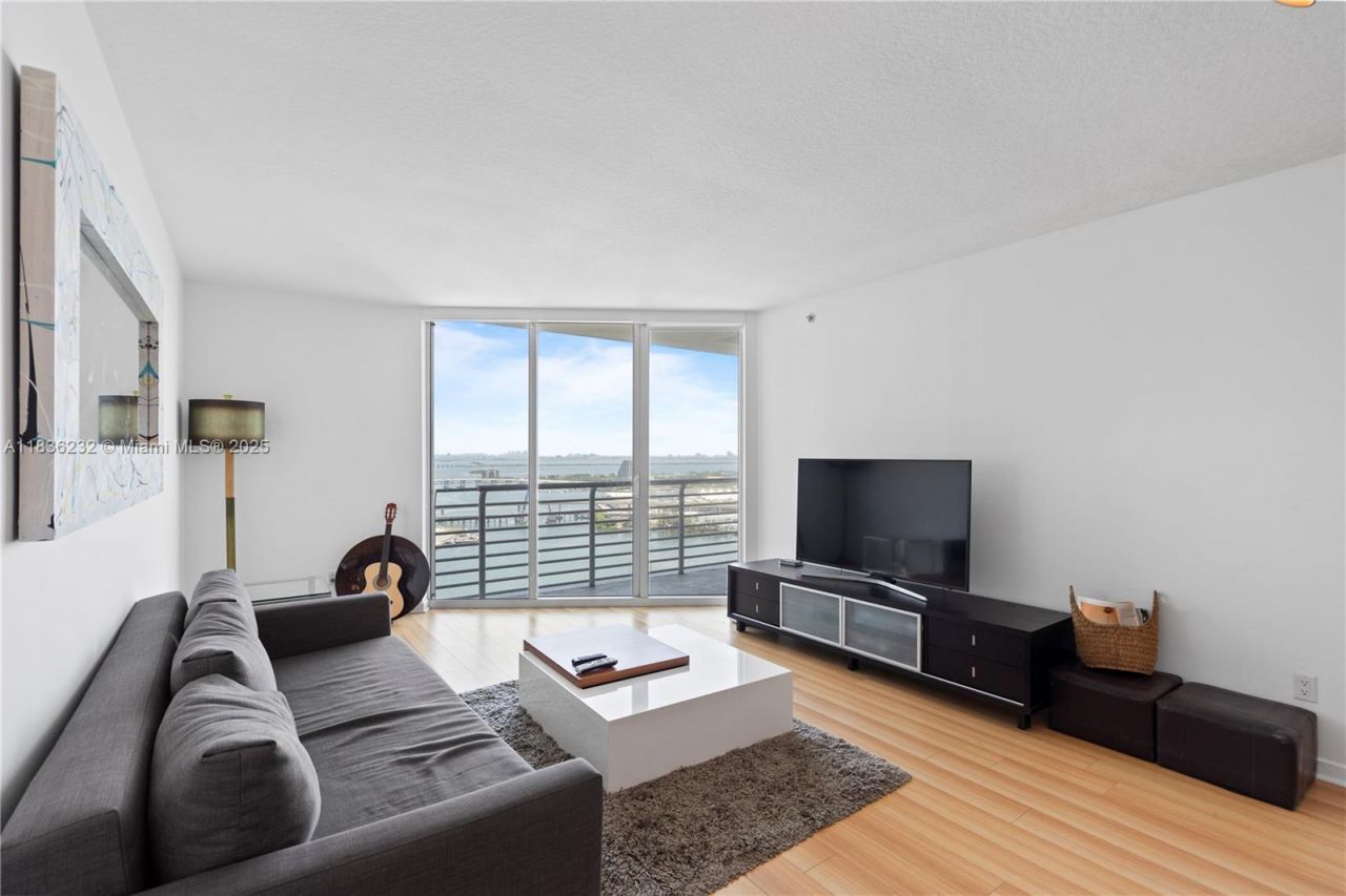 335 S Biscayne Blvd, Unit 3410, Miami, FL 33131 Photo