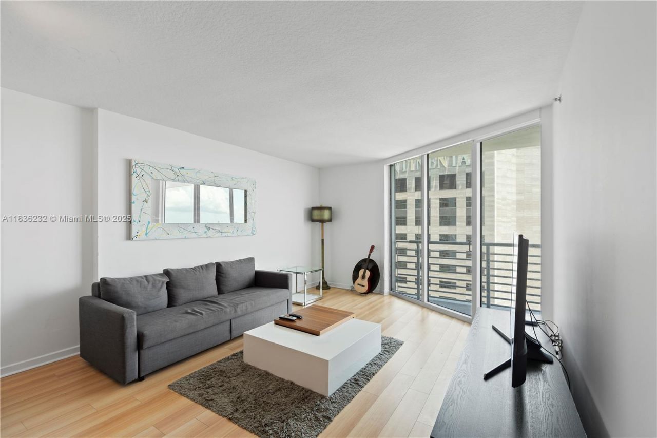 335 S Biscayne Blvd, Unit 3410, Miami, FL 33131 Photo