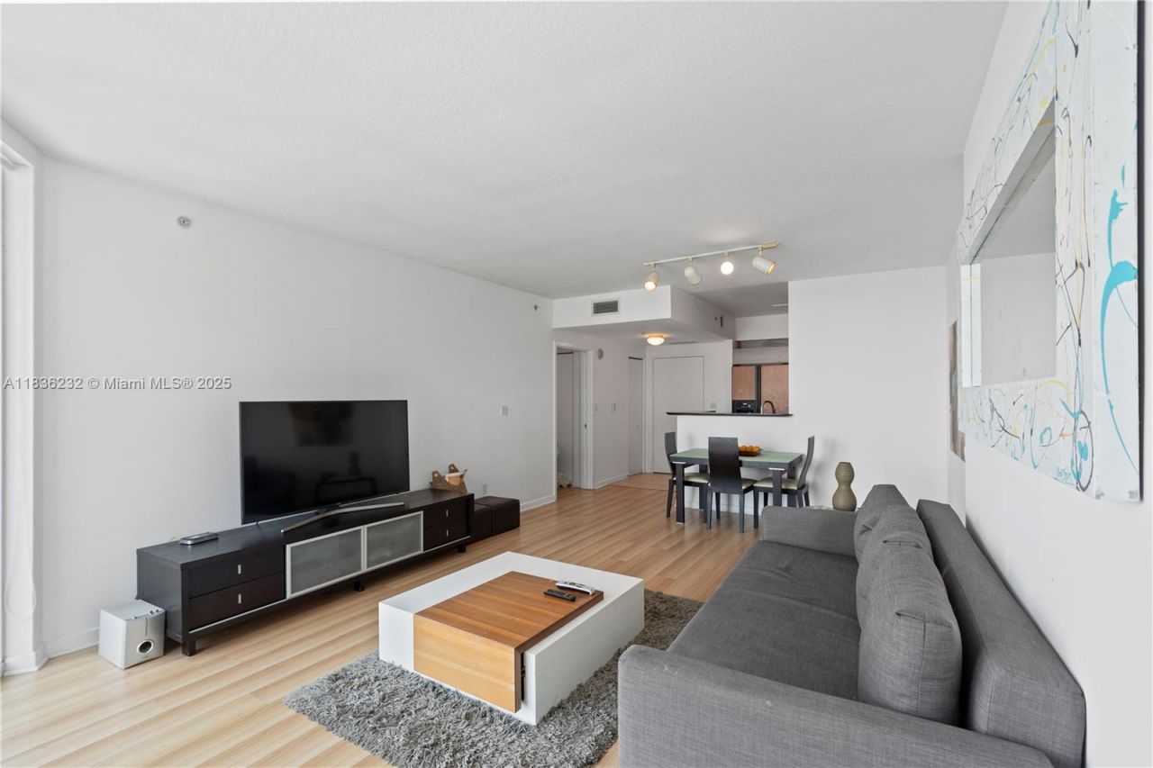 335 S Biscayne Blvd, Unit 3410, Miami, FL 33131 Photo