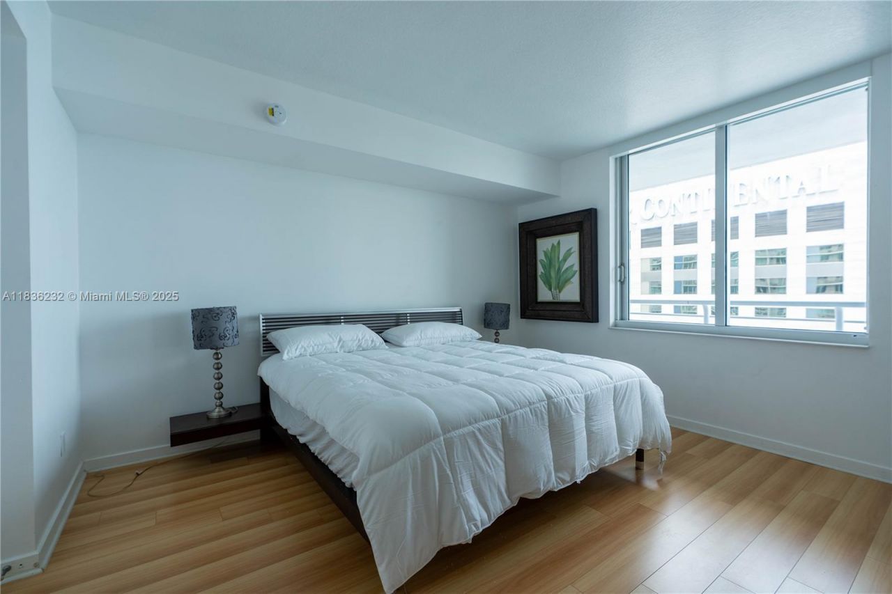 335 S Biscayne Blvd, Unit 3410, Miami, FL 33131 Photo