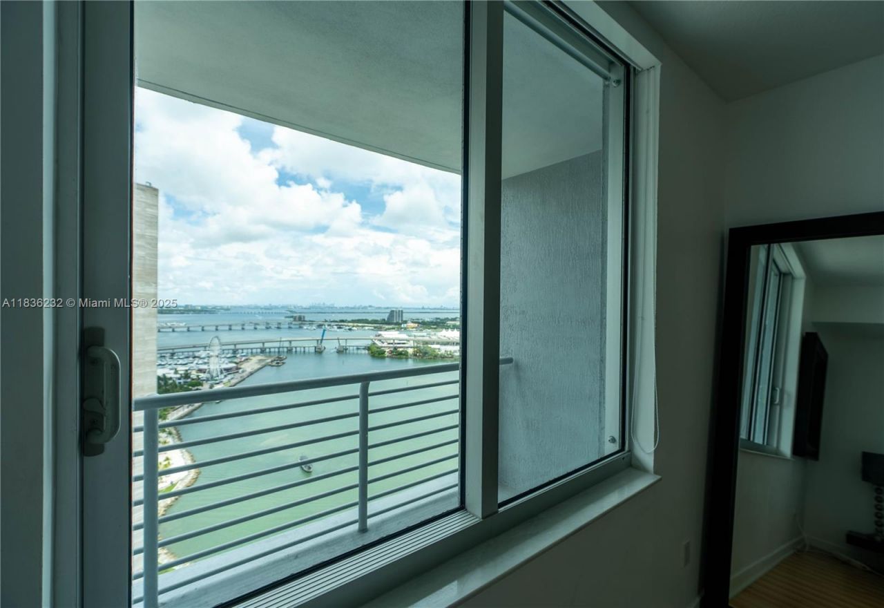 335 S Biscayne Blvd, Unit 3410, Miami, FL 33131 Photo