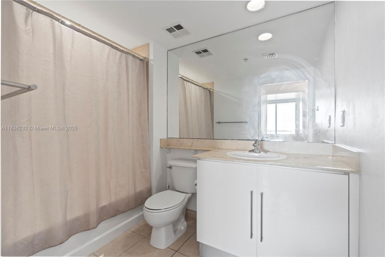 335 S Biscayne Blvd, Unit 3410, Miami, FL 33131 Photo