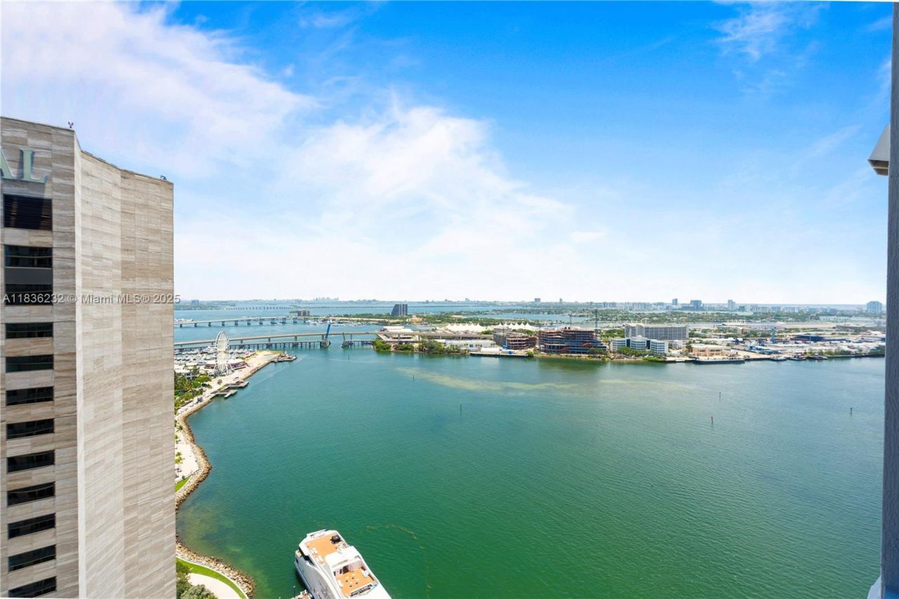 335 S Biscayne Blvd, Unit 3410, Miami, FL 33131 Photo