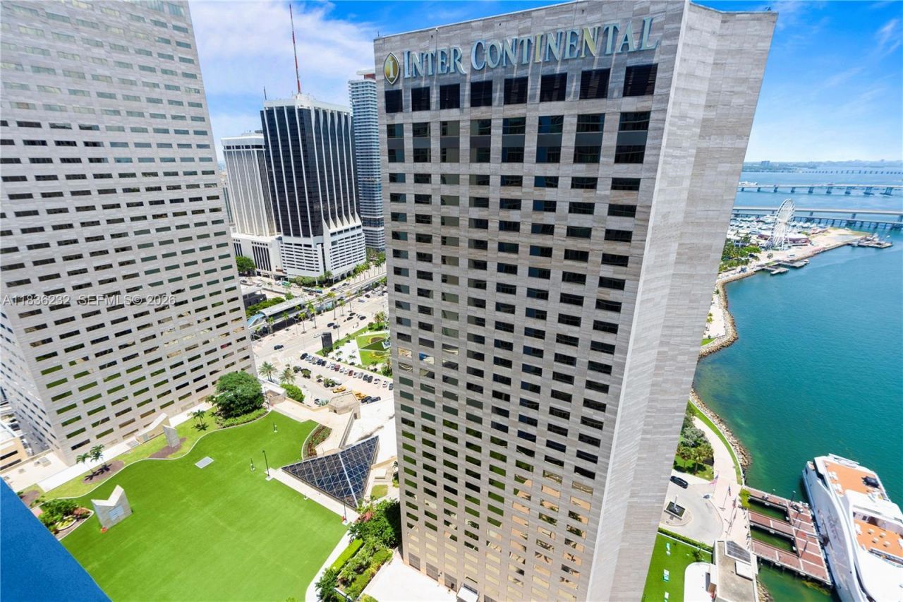 335 S Biscayne Blvd, Unit 3410, Miami, FL 33131 Photo