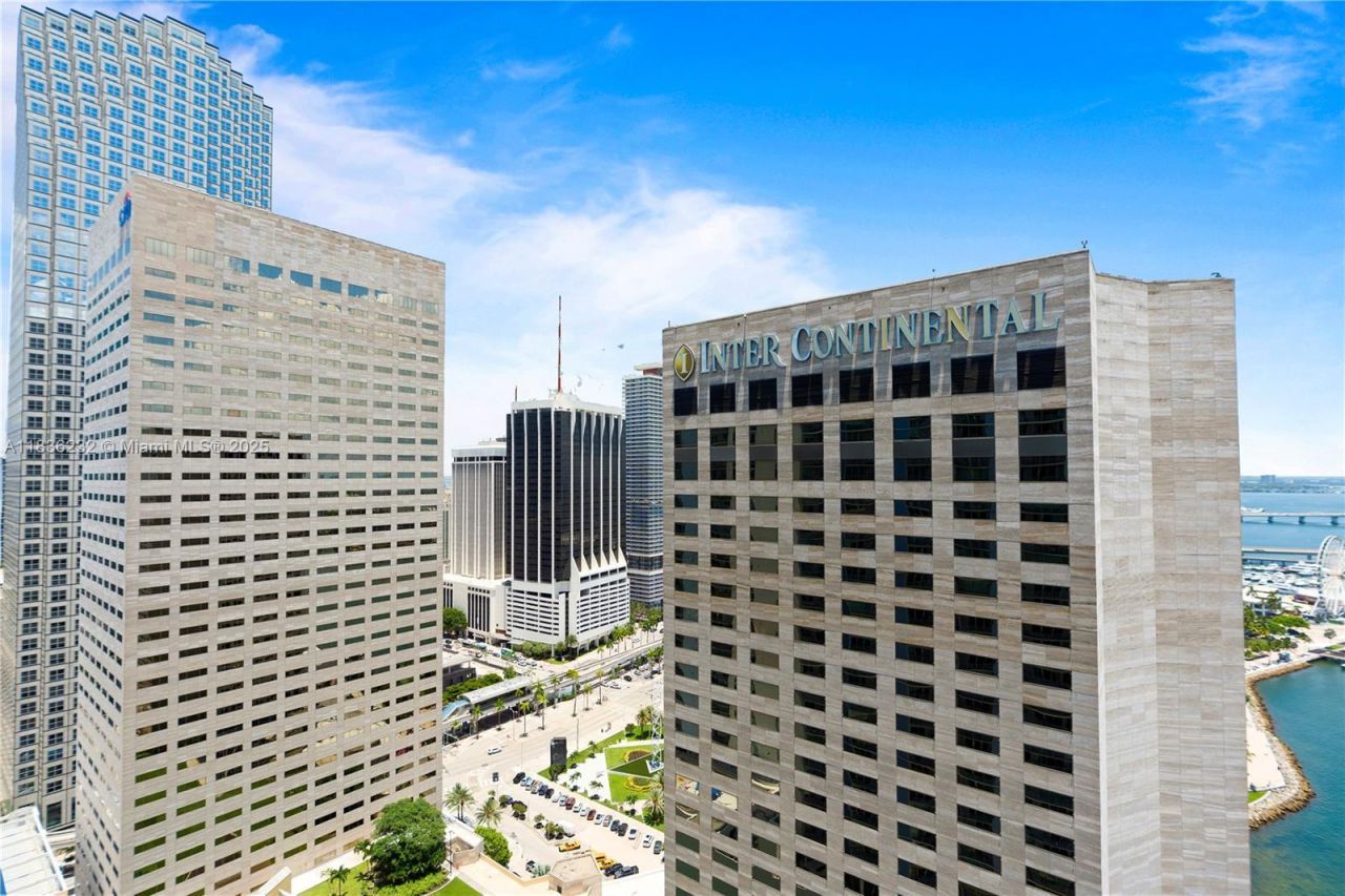 335 S Biscayne Blvd, Unit 3410, Miami, FL 33131 Photo