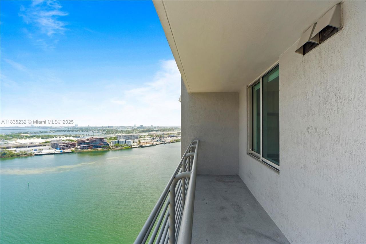 335 S Biscayne Blvd, Unit 3410, Miami, FL 33131 Photo