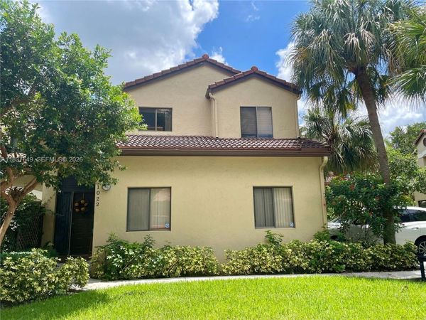 1022 NW 105th Ave, Unit D-119, Plantation, FL 33322