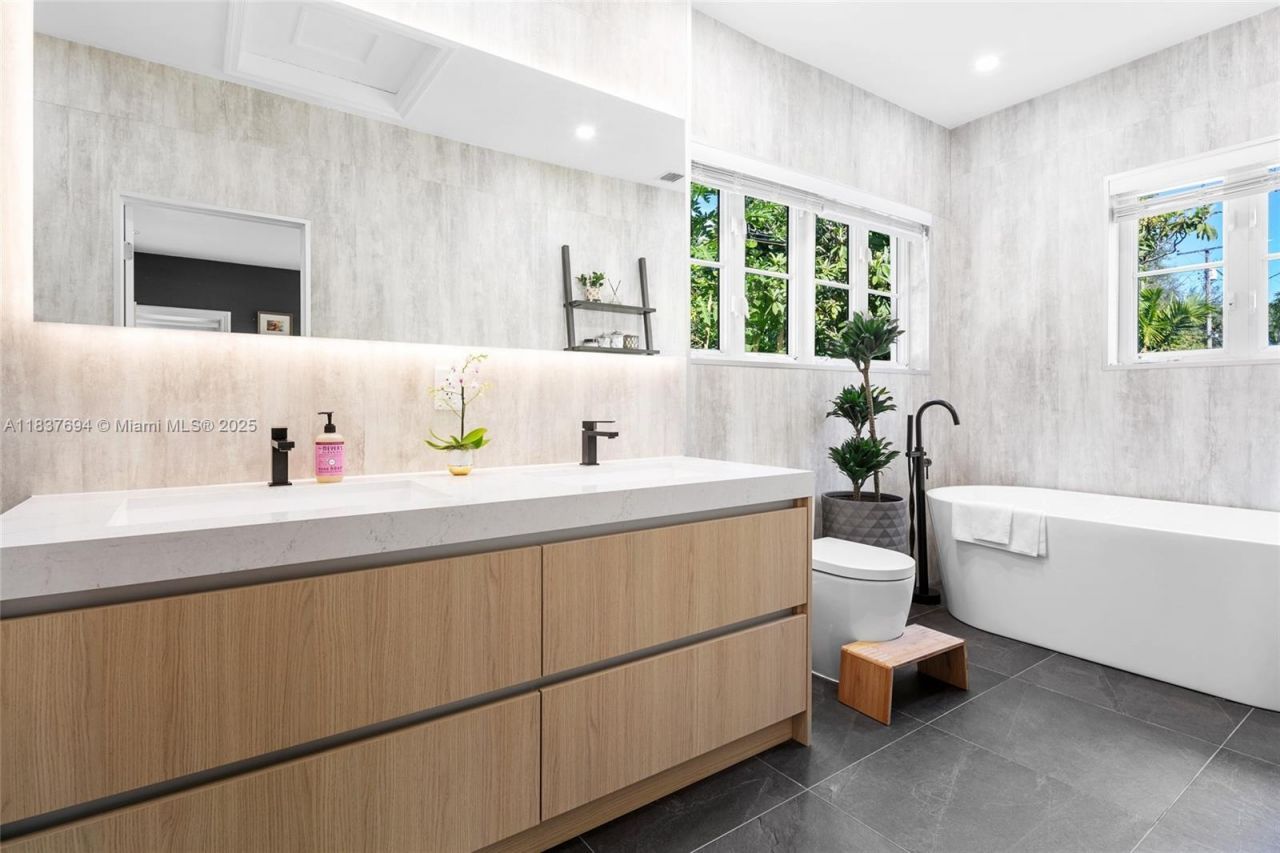 113 NE 101st St, Miami Shores, FL 33138 Photo