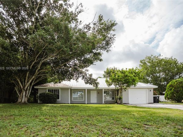 274 SW Bridgeport Dr, Port St. Lucie, FL 34953