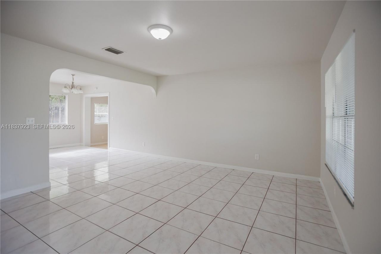 274 SW Bridgeport Dr, Port Saint Lucie, FL 34953 Photo