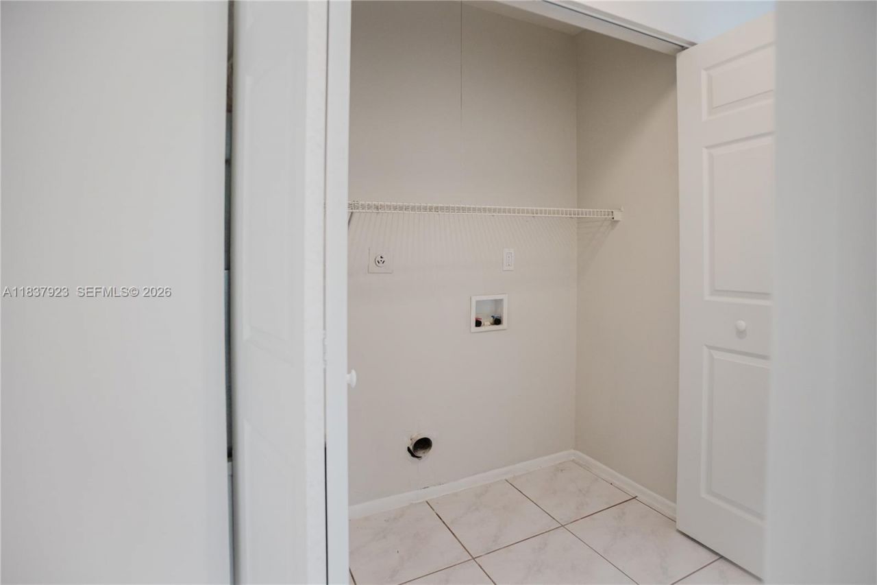 274 SW Bridgeport Dr, Port Saint Lucie, FL 34953 Photo