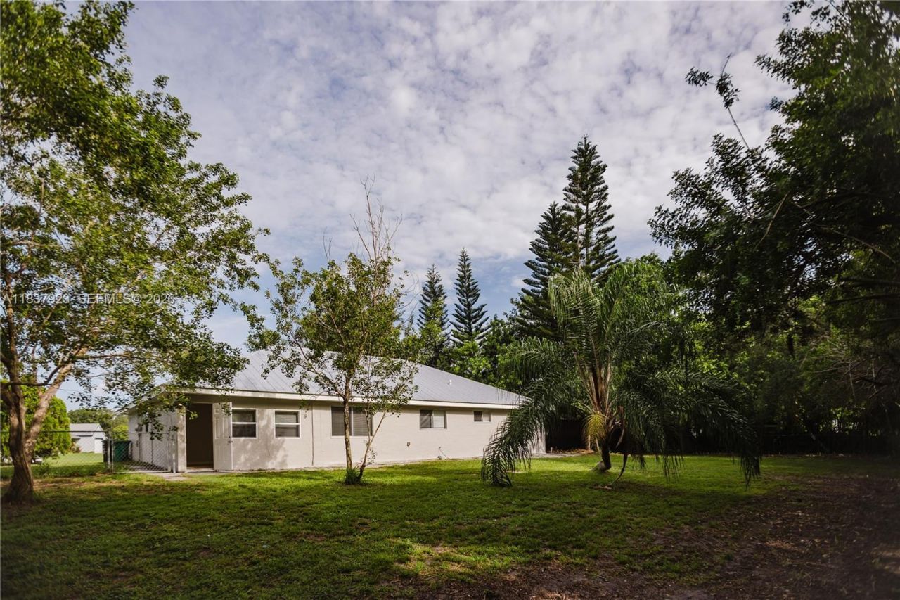 274 SW Bridgeport Dr, Port Saint Lucie, FL 34953 Photo