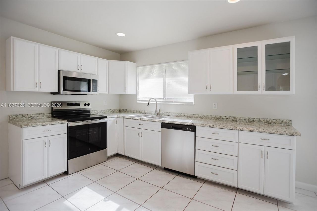 274 SW Bridgeport Dr, Port Saint Lucie, FL 34953 Photo