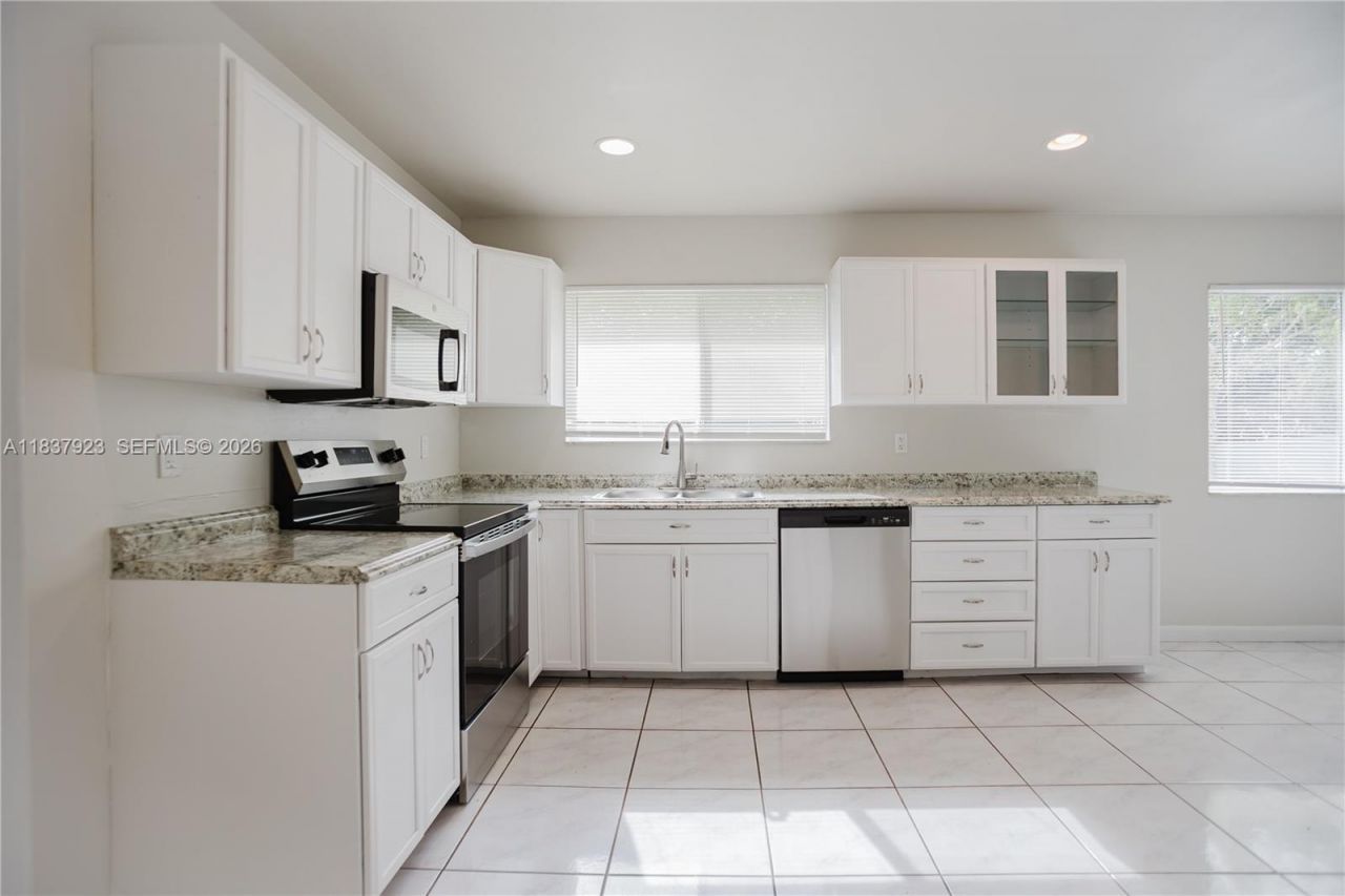 274 SW Bridgeport Dr, Port Saint Lucie, FL 34953 Photo