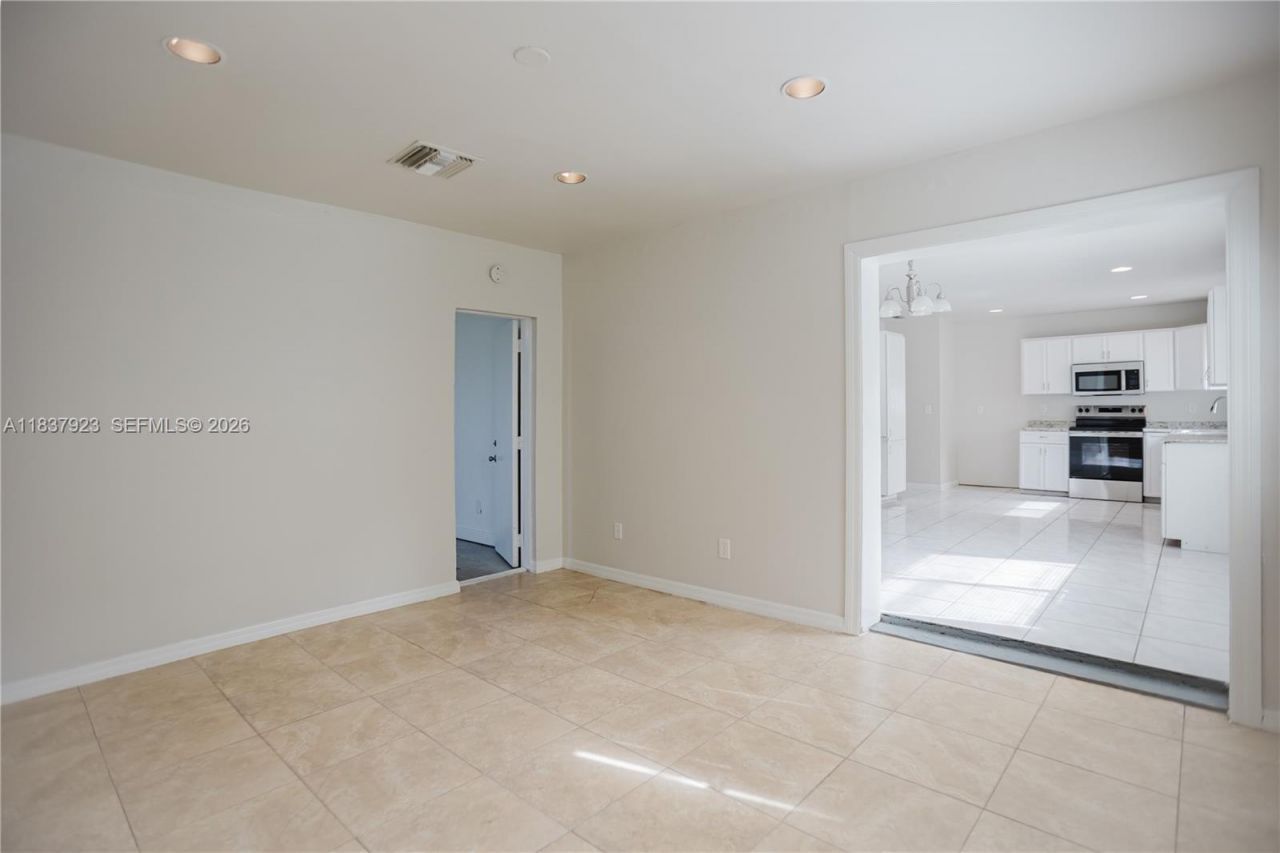 274 SW Bridgeport Dr, Port Saint Lucie, FL 34953 Photo