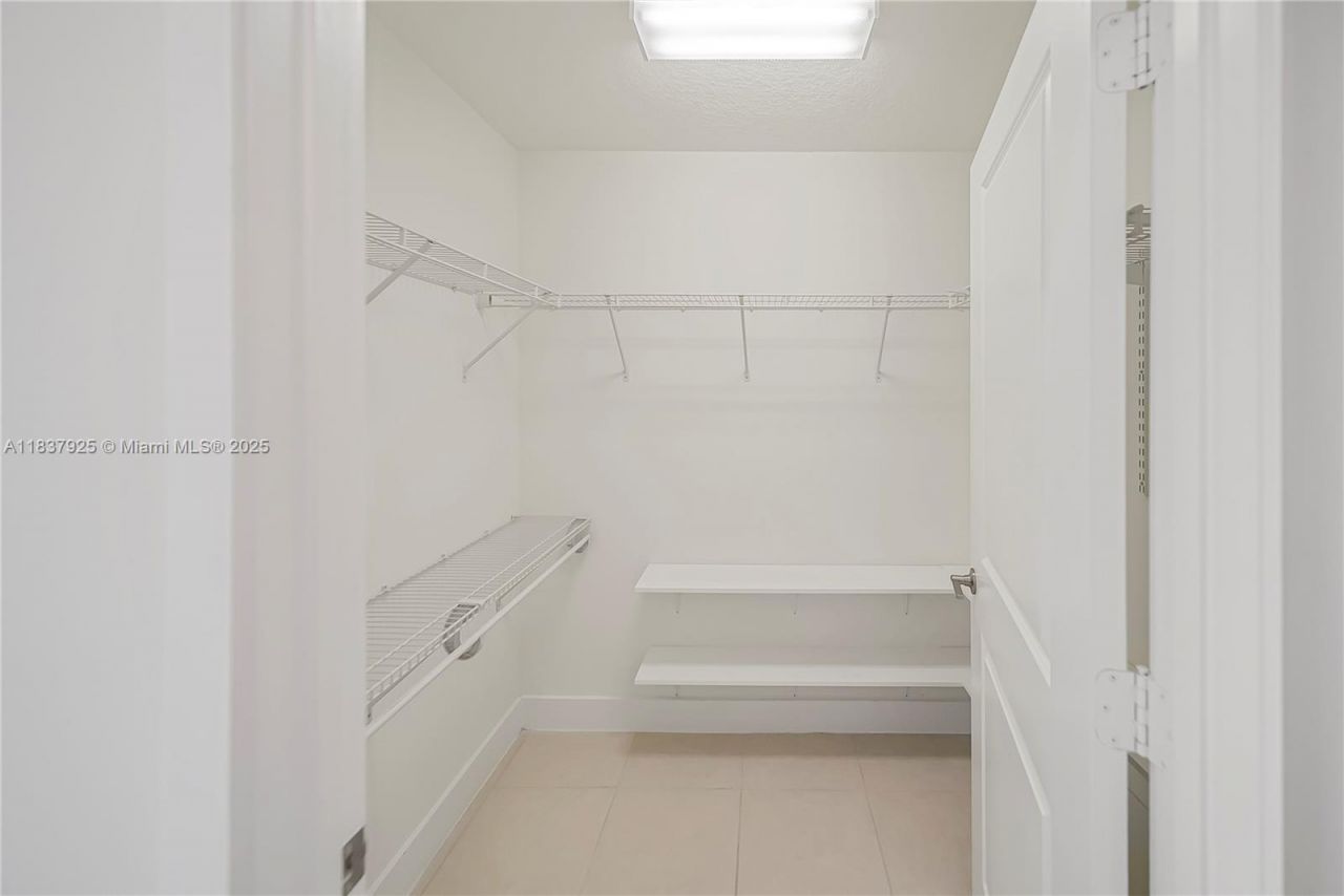 8265 NW 41st St, Unit C-307, Doral, FL 33166 Photo