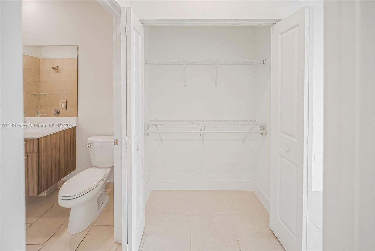 8265 NW 41st St, Unit C-307, Doral, FL 33166 Photo