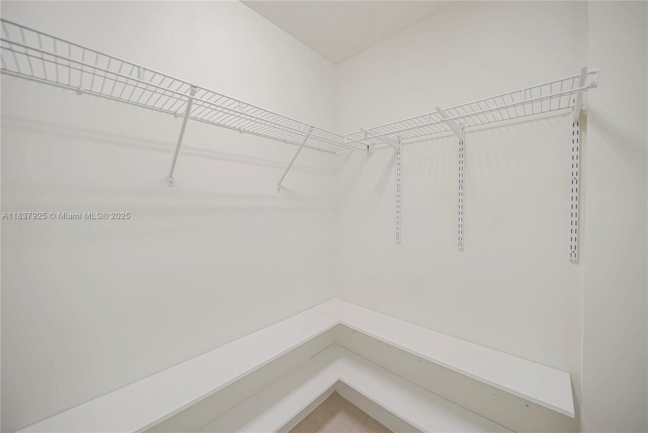 8265 NW 41st St, Unit C-307, Doral, FL 33166 Photo