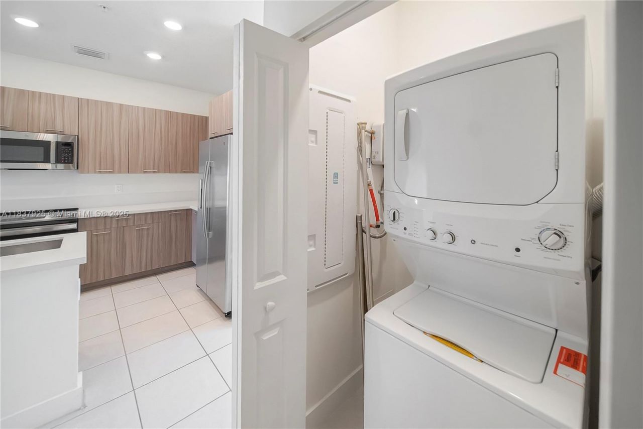 8265 NW 41st St, Unit C-307, Doral, FL 33166 Photo