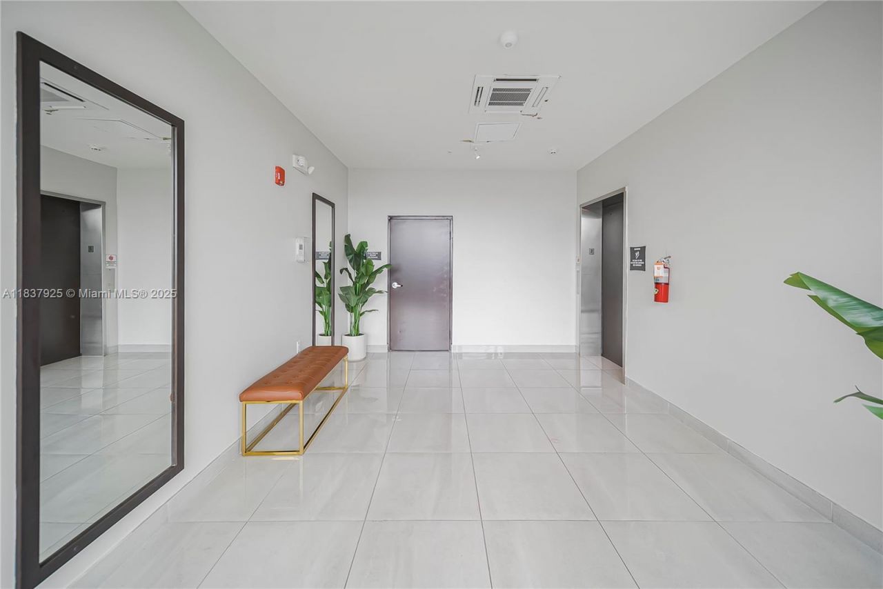 8265 NW 41st St, Unit C-307, Doral, FL 33166 Photo