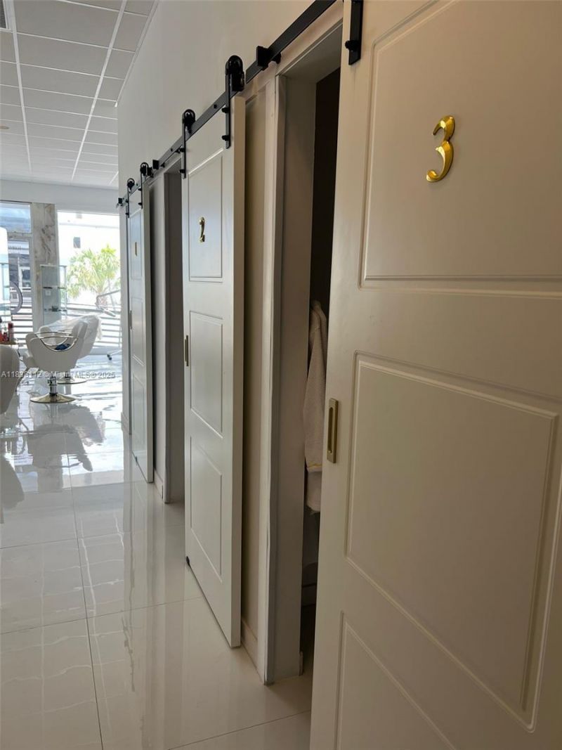 Confidentially NE 7 Th Ave, Miami, FL 33161 Photo