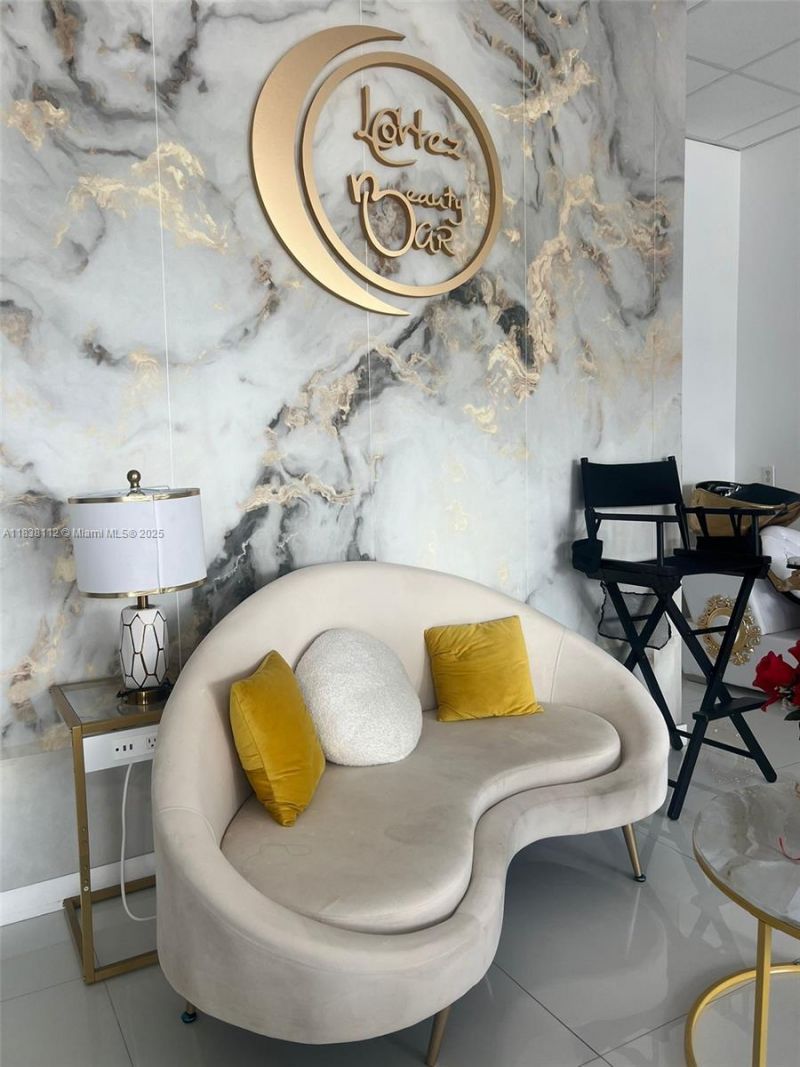 Confidentially NE 7 Th Ave, Miami, FL 33161 Photo