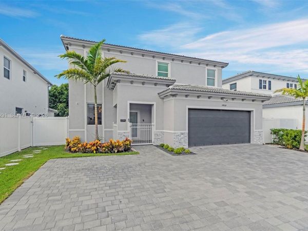 14864 SW 163rd Ter, Miami, FL 33187