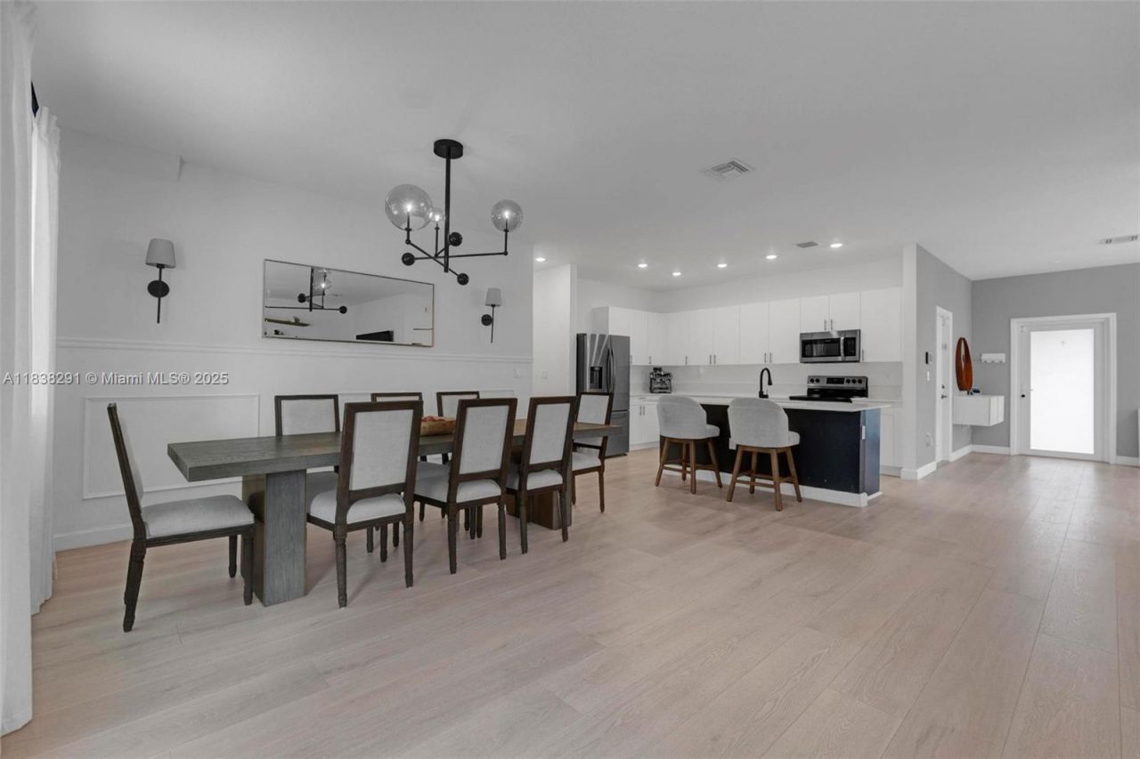 14864 SW 163rd Ter, Miami, FL 33187 Photo