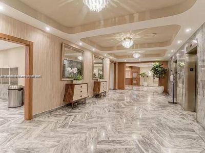 5401 Collins Ave, Unit 514, Miami Beach, FL 33140 Photo