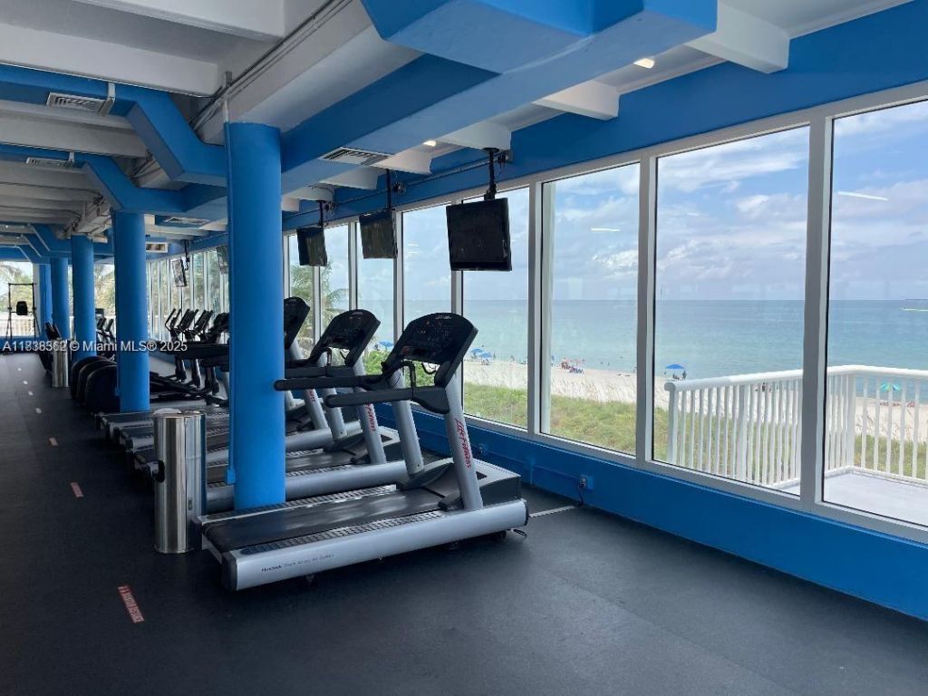 5401 Collins Ave, Unit 514, Miami Beach, FL 33140 Photo