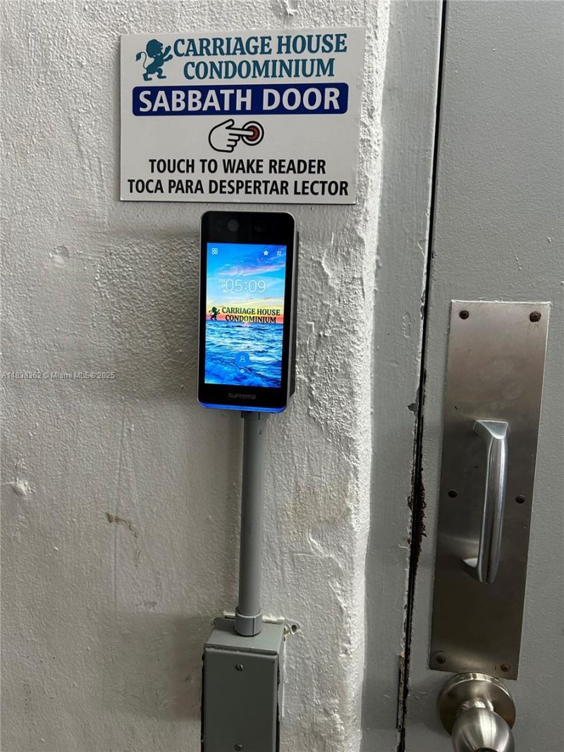 5401 Collins Ave, Unit 514, Miami Beach, FL 33140 Photo