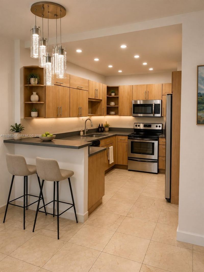 5401 Collins Ave, Unit 514, Miami Beach, FL 33140 Photo