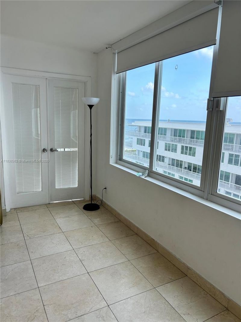5401 Collins Ave, Unit 514, Miami Beach, FL 33140 Photo