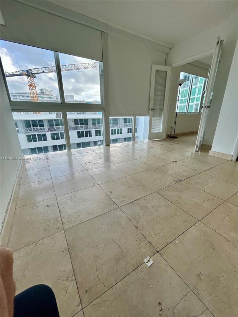 5401 Collins Ave, Unit 514, Miami Beach, FL 33140 Photo