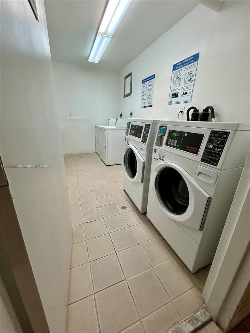 5401 Collins Ave, Unit 514, Miami Beach, FL 33140 Photo