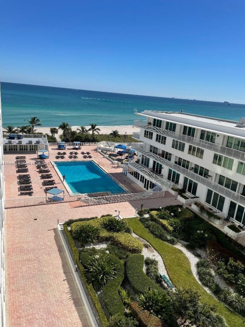 5401 Collins Ave, Unit 514, Miami Beach, FL 33140 Photo