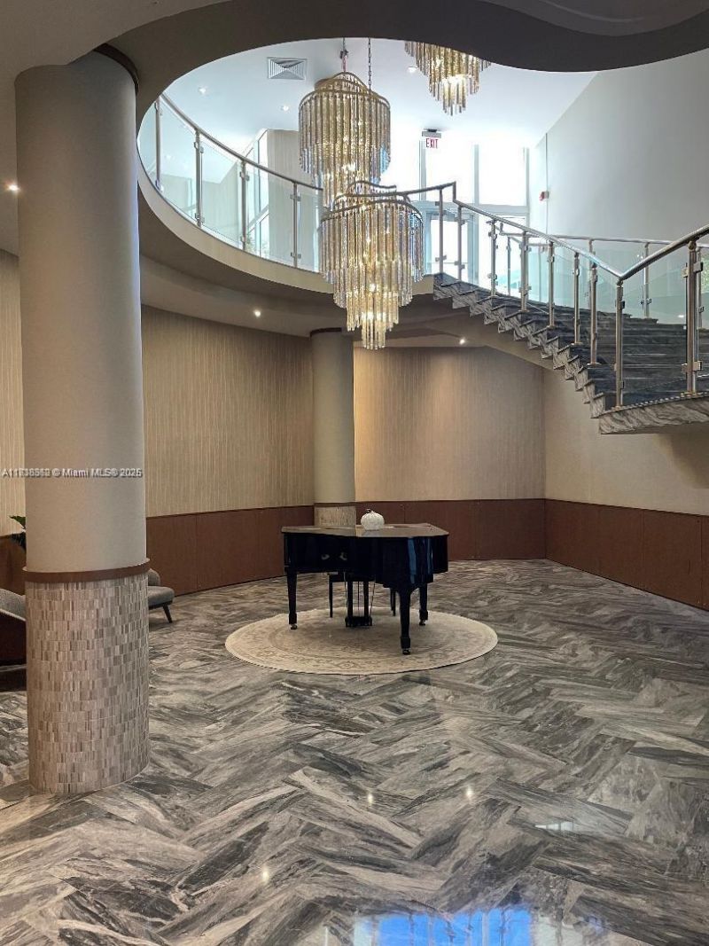 5401 Collins Ave, Unit 514, Miami Beach, FL 33140 Photo