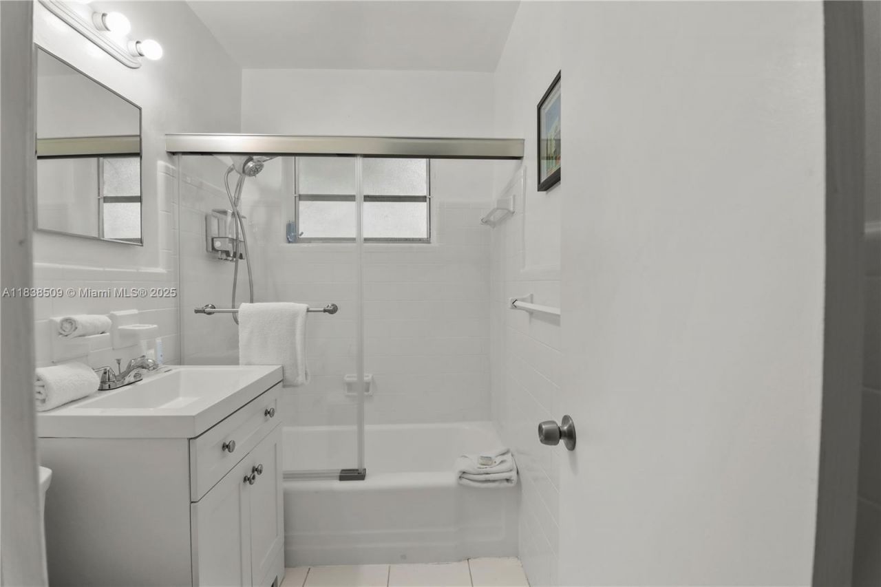 717 SW 13th Ave, Unit 1, Fort Lauderdale, FL 33312 Photo