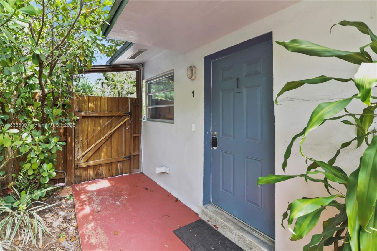 717 SW 13th Ave, Unit 1, Fort Lauderdale, FL 33312 Photo