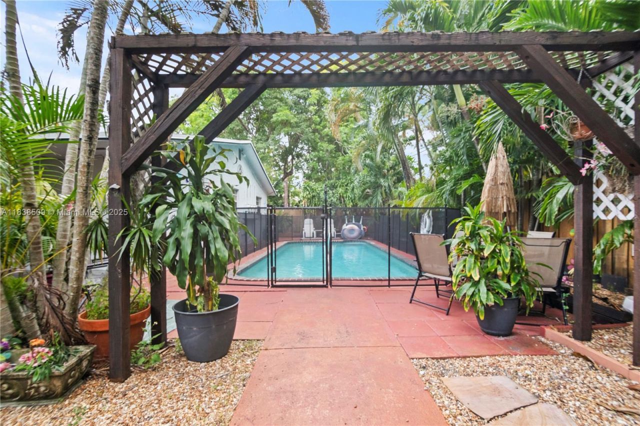 717 SW 13th Ave, Unit 1, Fort Lauderdale, FL 33312 Photo