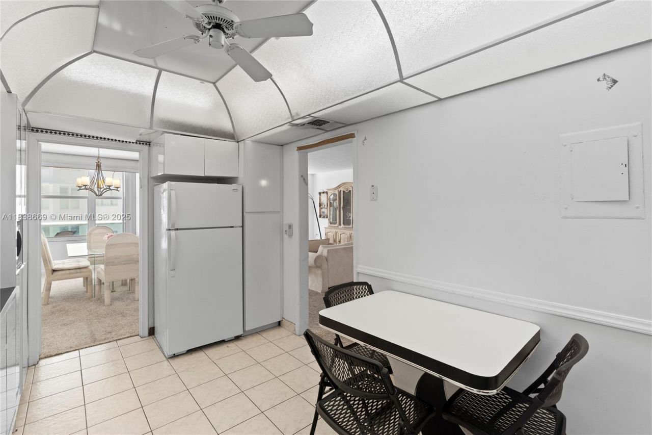 5001 Collins Ave, Unit 4G, Miami Beach, FL 33140 Photo