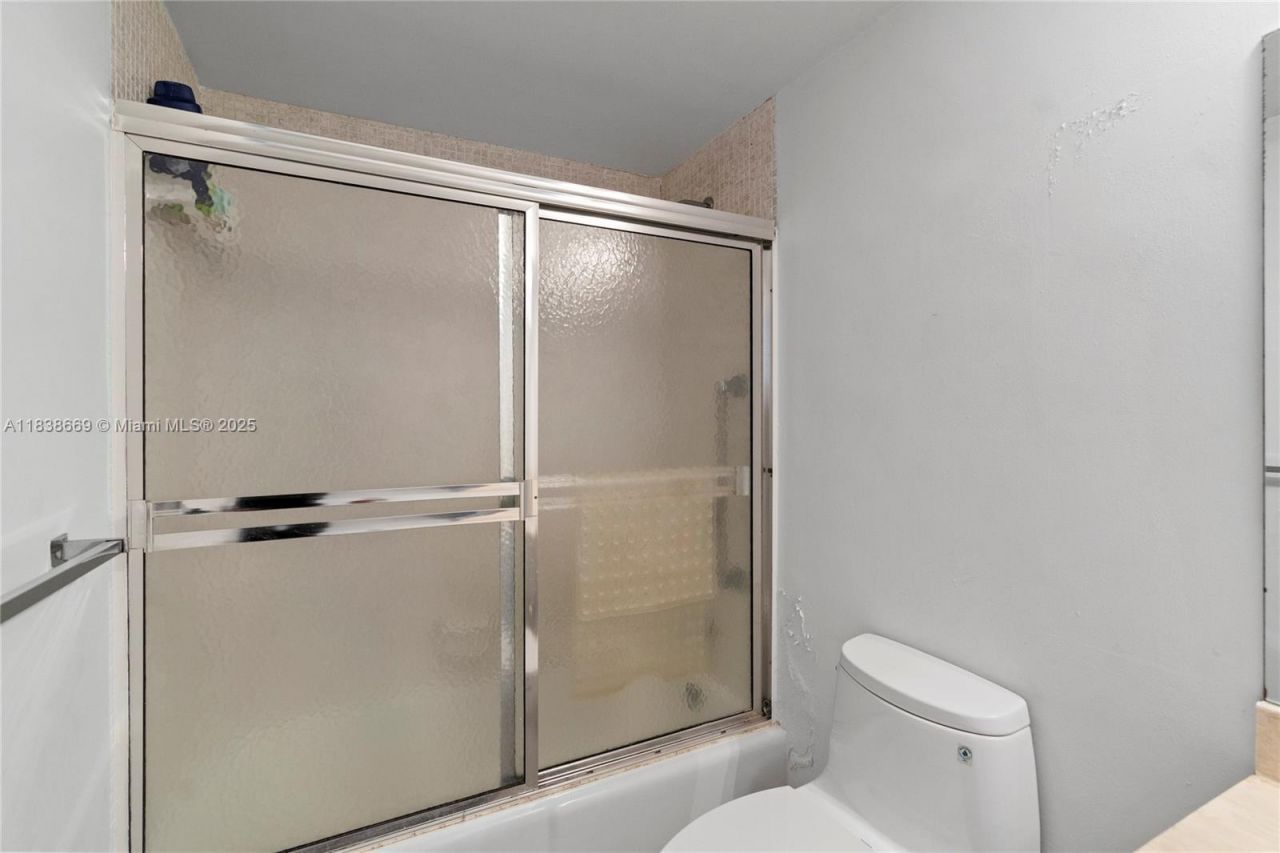5001 Collins Ave, Unit 4G, Miami Beach, FL 33140 Photo