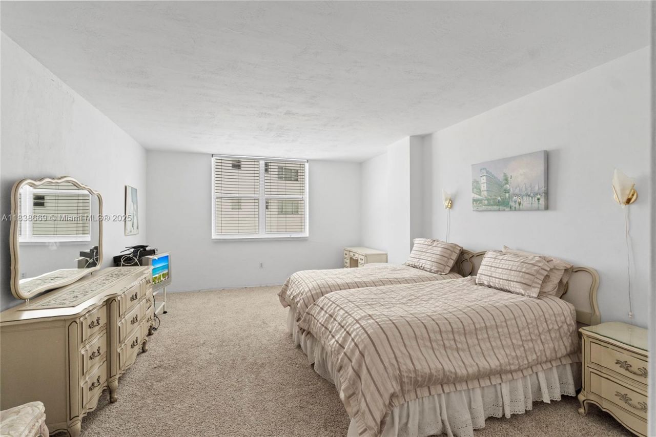 5001 Collins Ave, Unit 4G, Miami Beach, FL 33140 Photo