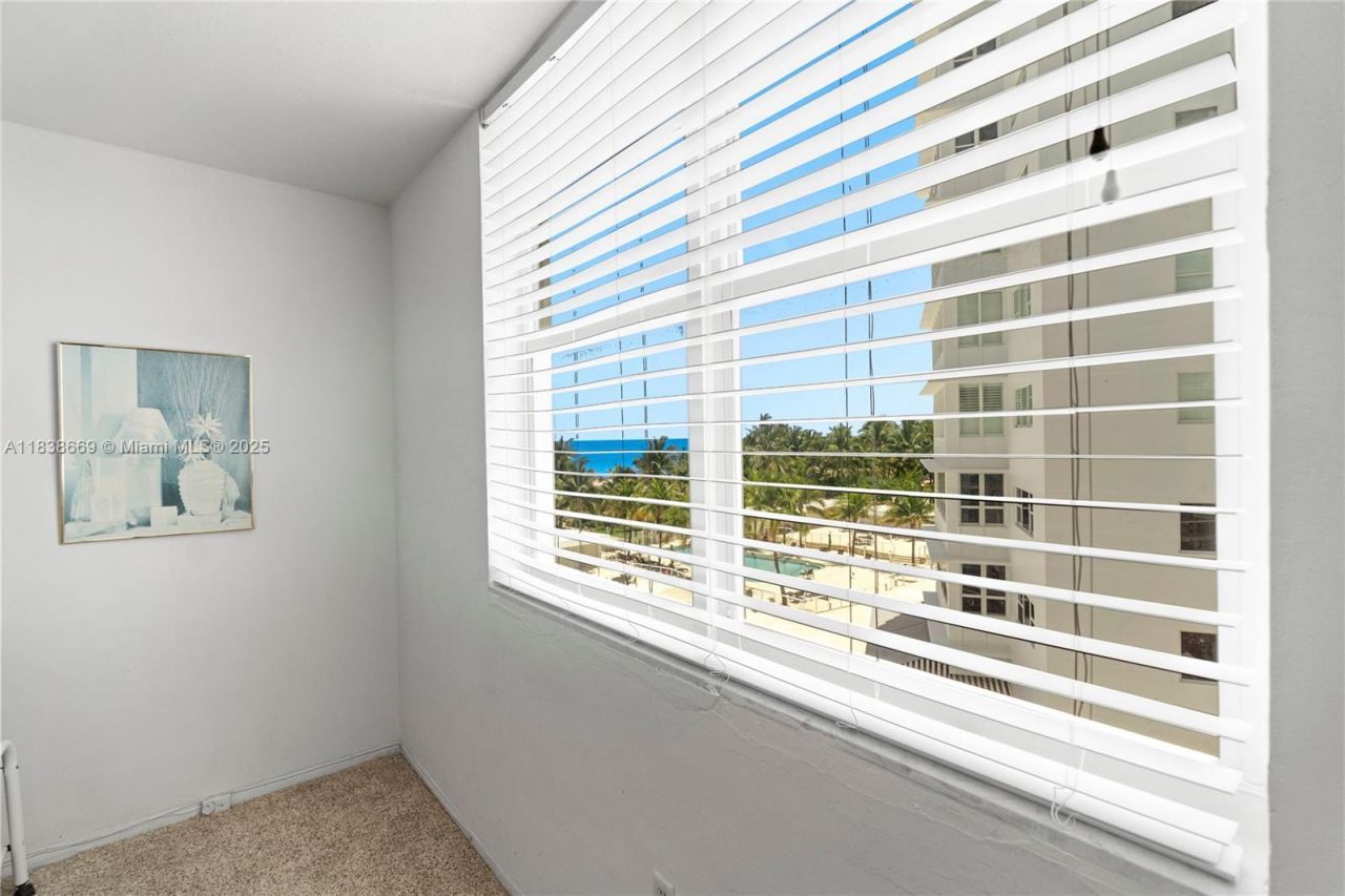 5001 Collins Ave, Unit 4G, Miami Beach, FL 33140 Photo